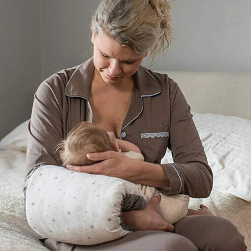 LansinohFeedingPillow3 LansinohFeedingPillow3