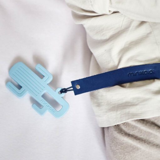 Minikoioi-Klips-Lifestyle06 Minikoioi Klips Leather Pacifier and Teether Holder