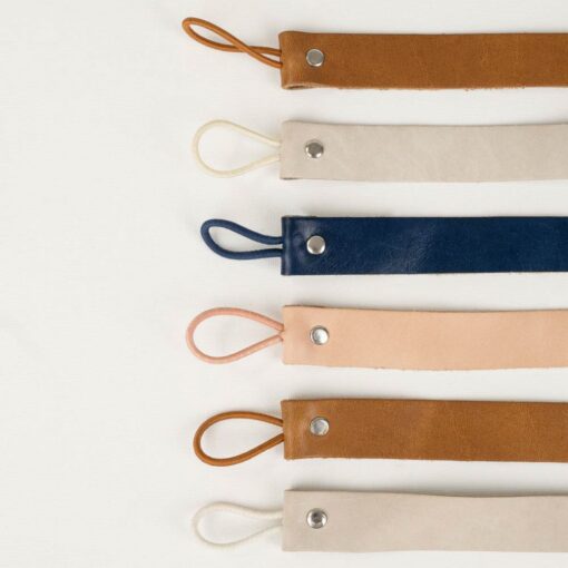 Minikoioi-Klips-Lifestyle09 Minikoioi Klips Leather Pacifier and Teether Holder