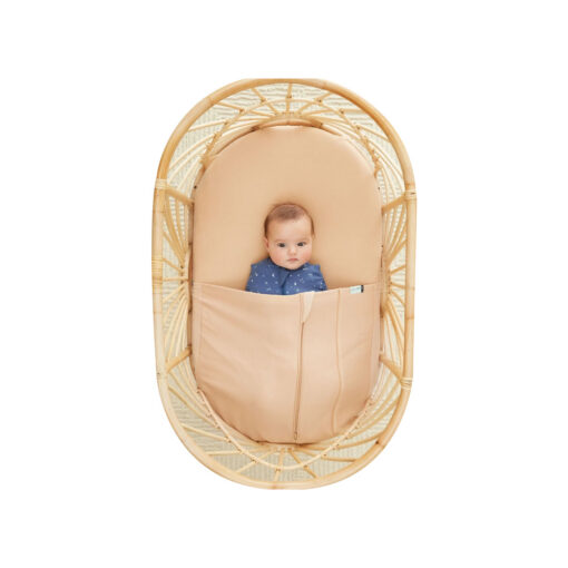 bed2-1 ErgopouchBabyTuckSheetBassinetCradle