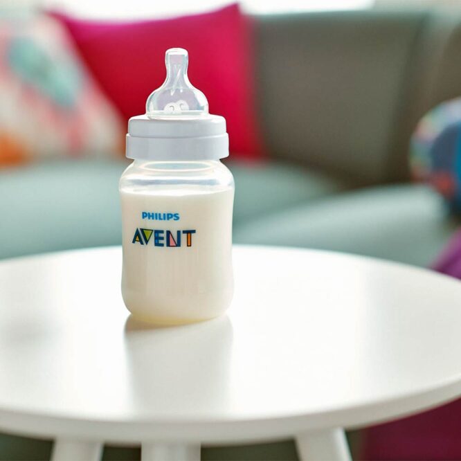 Philips Avent Anti-Colic Plastic Bottles Set (1m+) 260ml - 2 Pcs